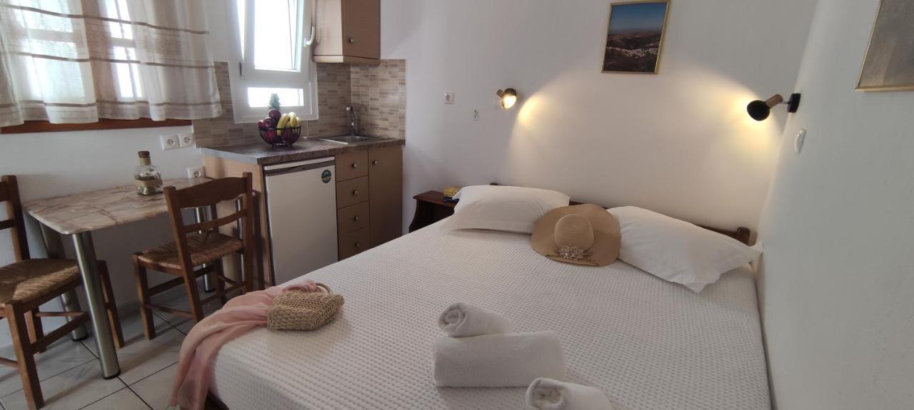 Kapetanos Rooms Naxos City Exterior foto
