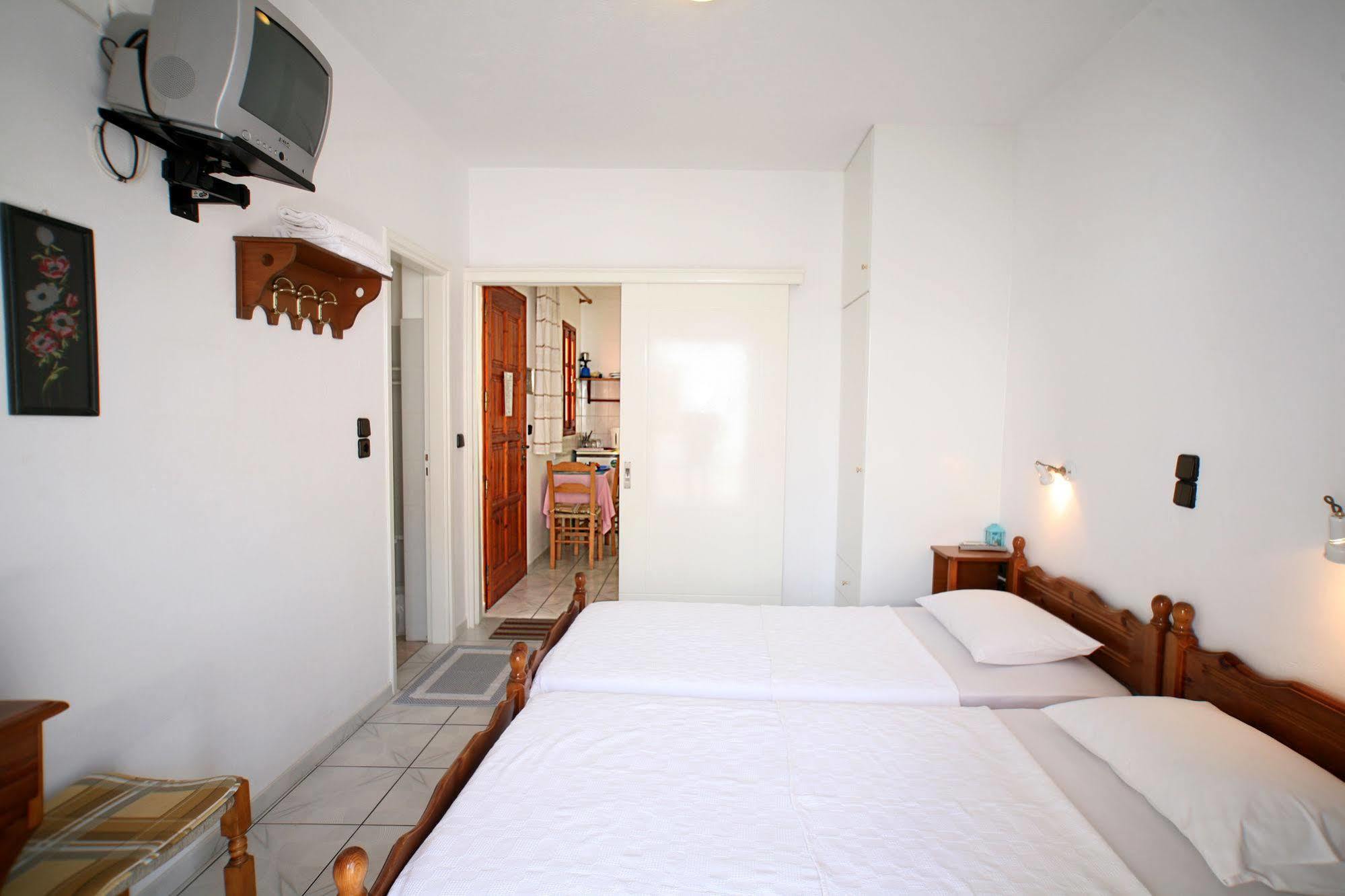 Kapetanos Rooms Naxos City Exterior foto